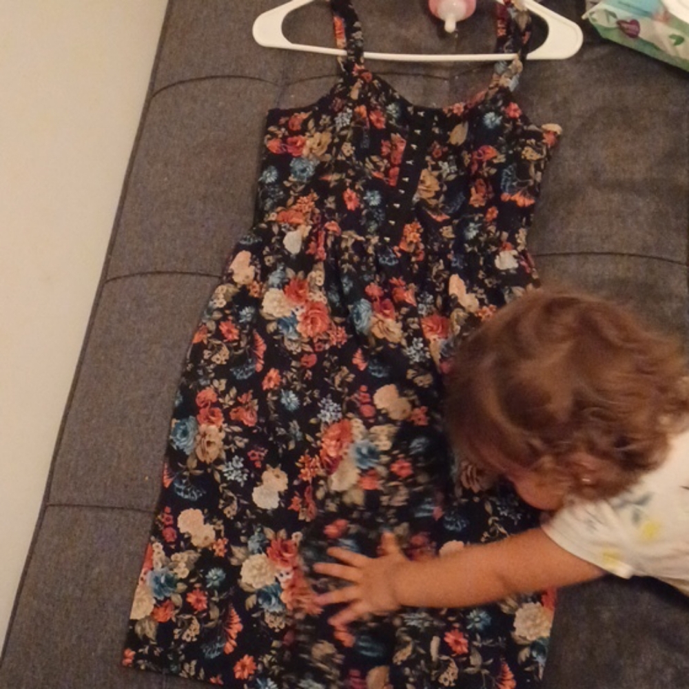 Cute floral dress with pockets it was barley worn